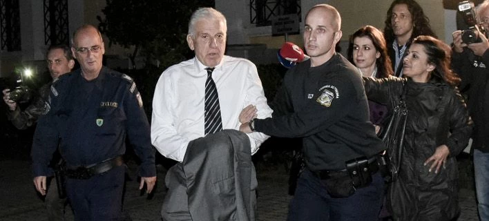 Συνήγορος Παπαντωνίου: Η μεταφορά χρημάτων σε δεσμίδες δεν είναι παράνομη